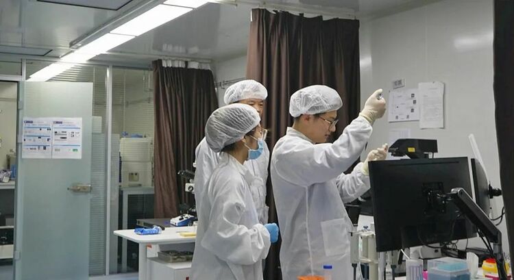 大人才，小晶片_fororder_dd29feb634fbbd195eea58198df8cbdc