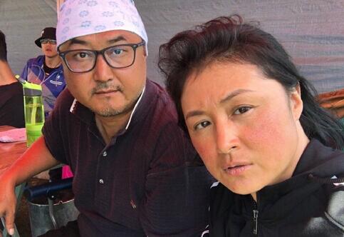 赵本山小姨子拍戏老十岁 头发凌乱皮肤黑