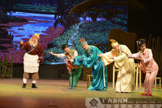 [旅游文体]广西戏剧院上演彩调剧《五子图》与市民共度春节