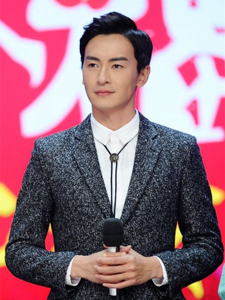 郑元畅与男星举止亲密陷同志疑云 经纪人否认