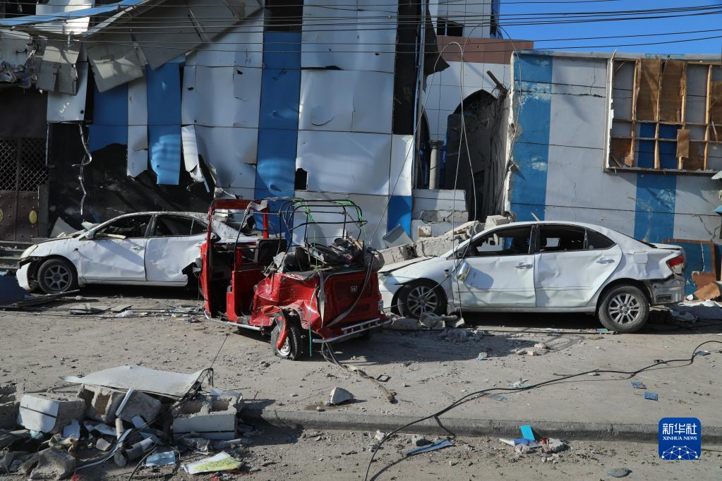 索马里首都两起爆炸袭击已致100人死亡