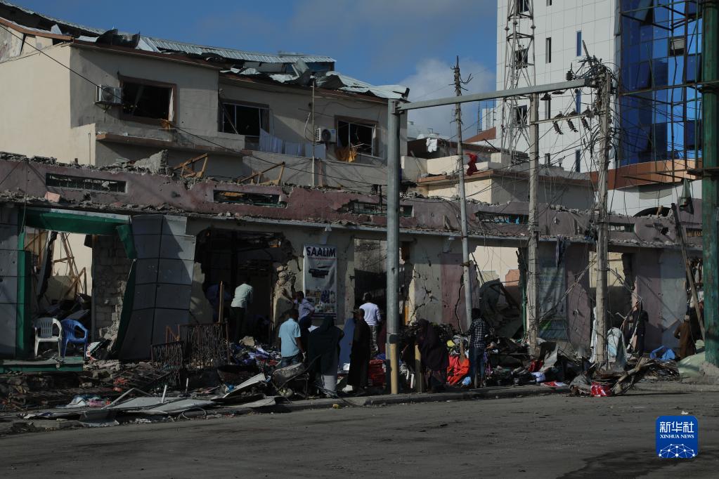 索马里首都两起爆炸袭击已致100人死亡