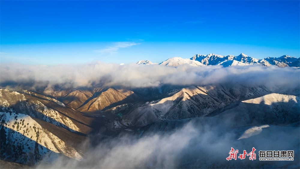 祁連山：漫山秋色猶未盡 白雪粧扮多妖嬈_fororder_9