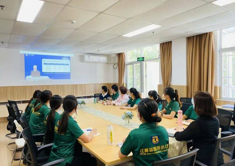 学习贯彻二十大精神 推进学前教育高质量发展 朱永新教授走进启今品牌质量月大讲堂