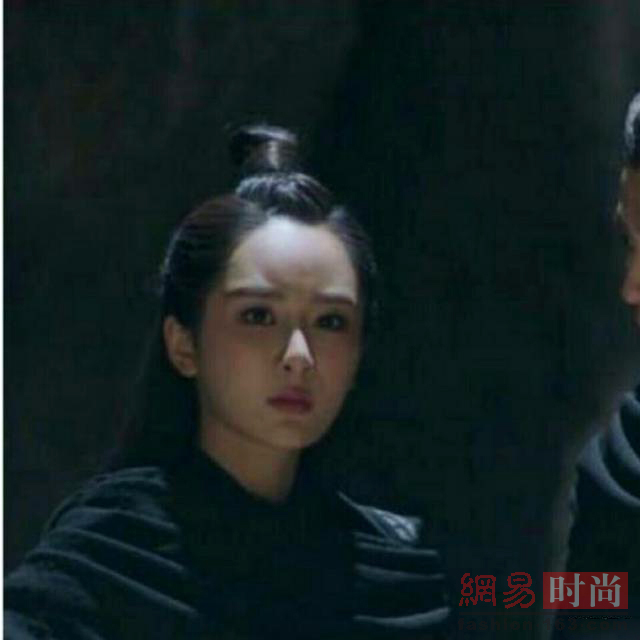 楊紫額頭腫了？還變金魚頭 正面似壽星