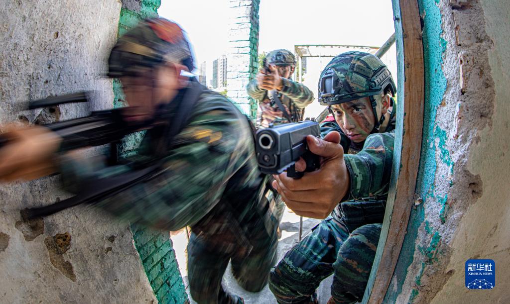 始终做党和人民完全可以信赖的英雄军队——解放军和武警部队认真学习、深刻领会党的二十大精神