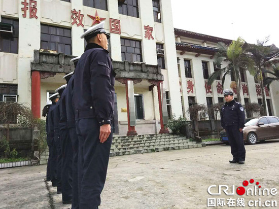 已过审【区县联动】【江北】江北警方开展队列训练 确保全警大培训落到实处【区县联动　列表】江北警方开展警容警姿和队列训练