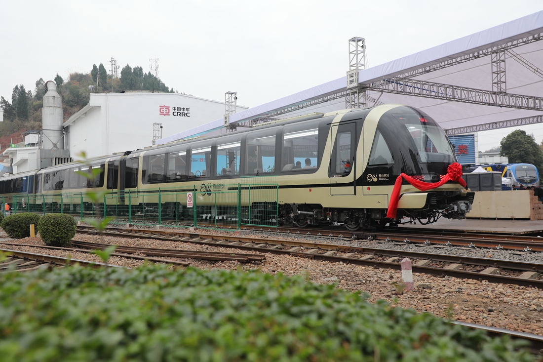 （转载）全国首列齿轨列车在四川资阳成功下线 将用于都江堰至四姑娘山山地轨道交通线