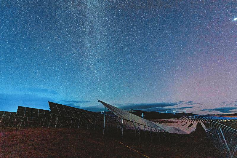 （转载）顶贡大草原上的光伏“蓝海”——走进全球首个超高海拔光伏实证基地