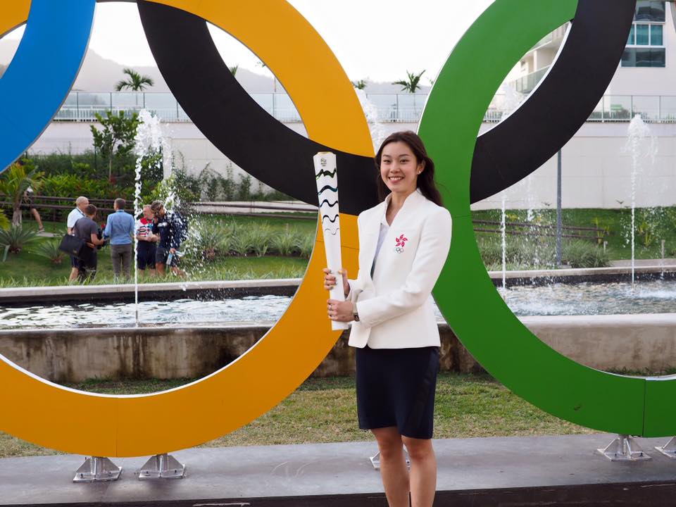 中国香港美女旗手颜值逆天霍启刚萌萌哒太抢镜