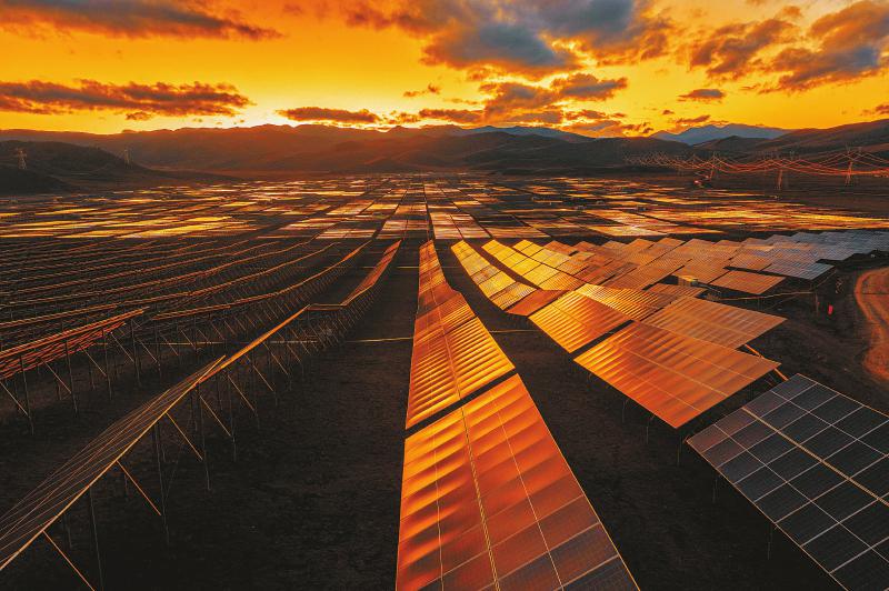 （转载）顶贡大草原上的光伏“蓝海”——走进全球首个超高海拔光伏实证基地