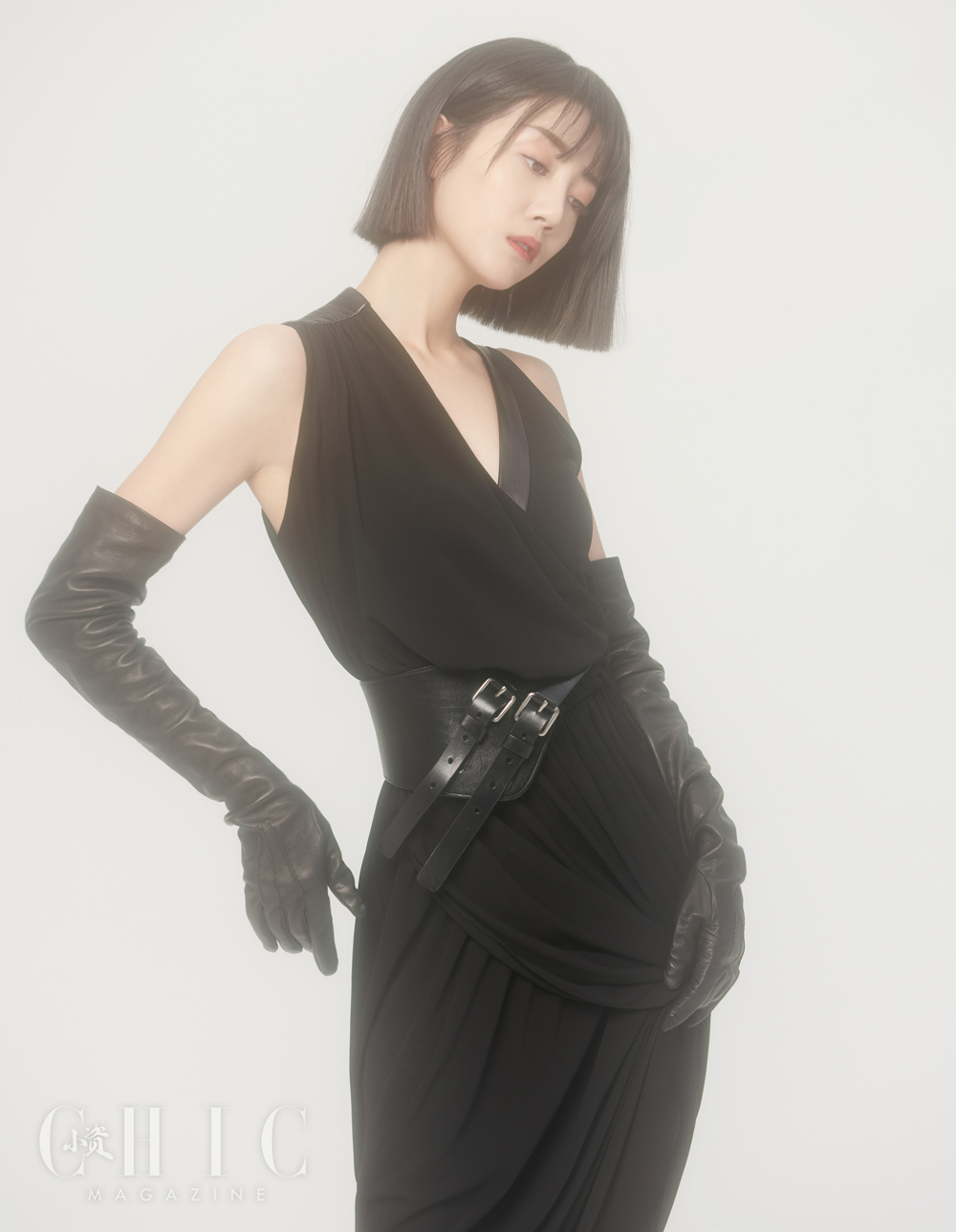 美到发光李溪芮优雅大片化身闪光少女