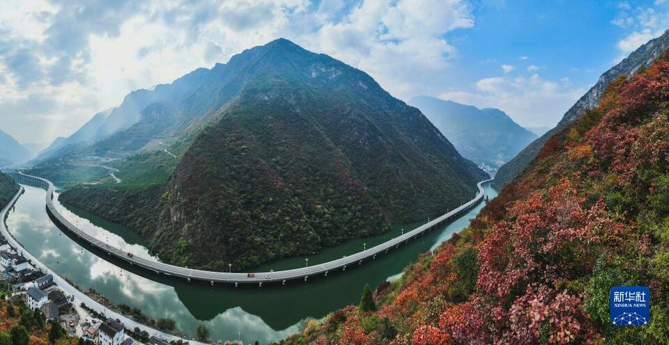 湖北宜昌：“水上公路”入畫來