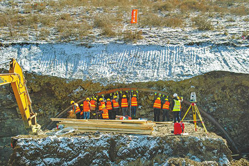 （转载）西宁至成都铁路新开工段 首个隧道在川开挖_fororder_220cfa53aba69692b1e31825ee6516aa