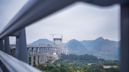 贵州黔西南：金州大桥工程加紧建设