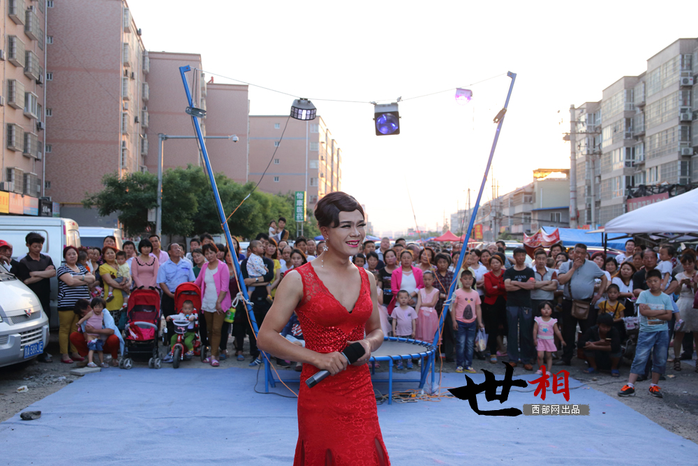 反串演员张浩的双面人生