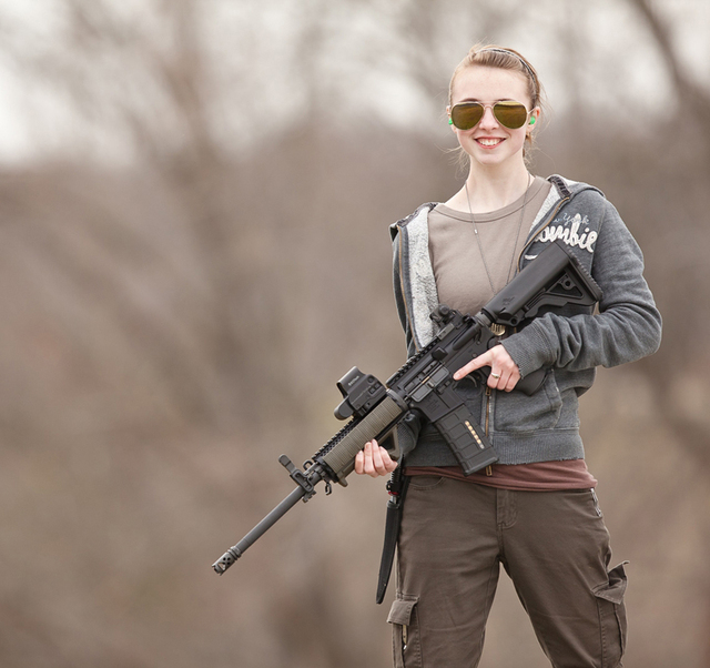 美女与枪完美合体(组图)