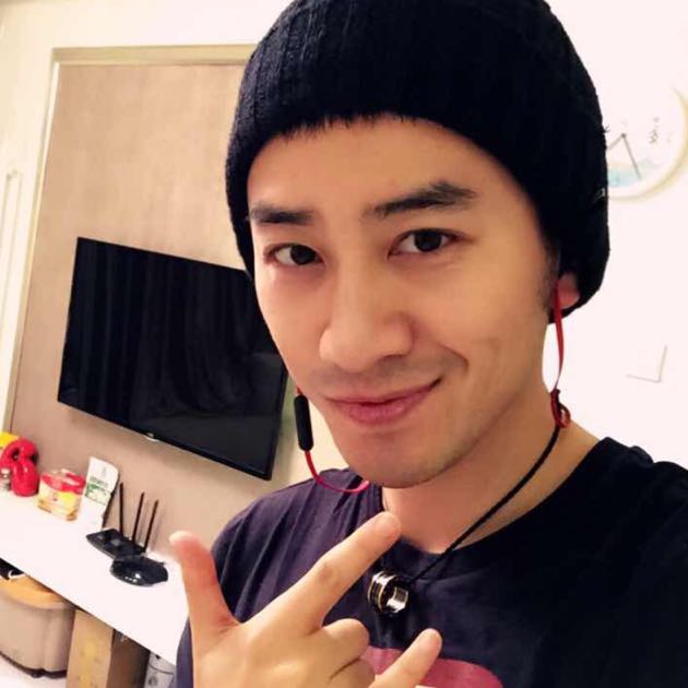 吴敏霞男朋友张效诚曝光 为女友助阵颜值高