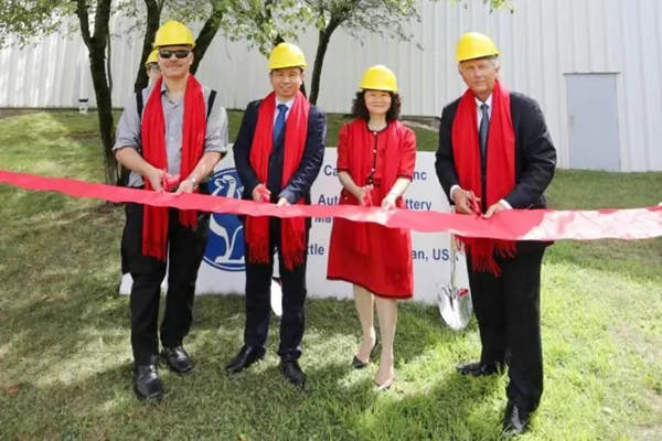 砥砺前行谱新篇 骆驼股份蝉联湖北民企、民营制造双百强