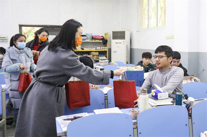 重庆城市科技学院暖心祝福考研学子