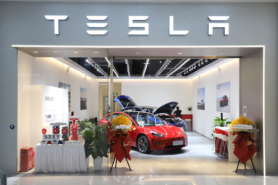 特斯拉Model S Plaid到中國了 北京巡展首站于來福士特斯拉中心開幕_fororder_image002