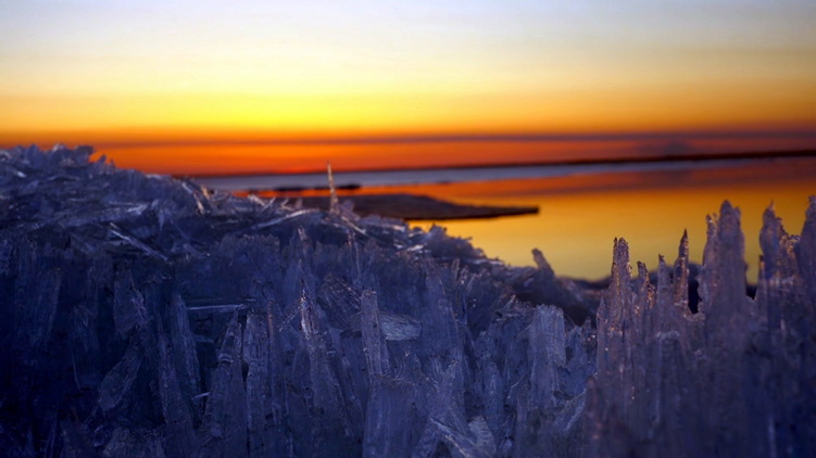 烏蘇裏江奔跑的流冰將東極撫遠帶入冬季