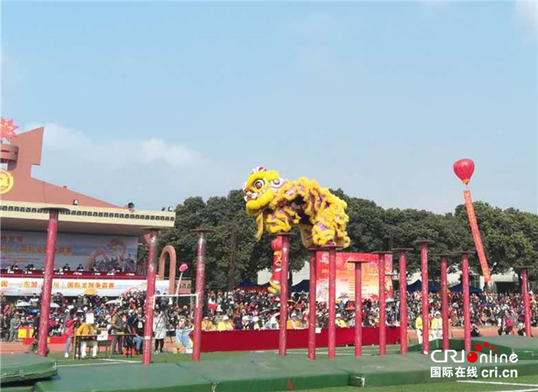 【已過審】【焦點圖】【八桂大地、八桂大地-賀州】【旅遊文體】【移動端】富川上演中國-東盟國際龍獅爭霸賽