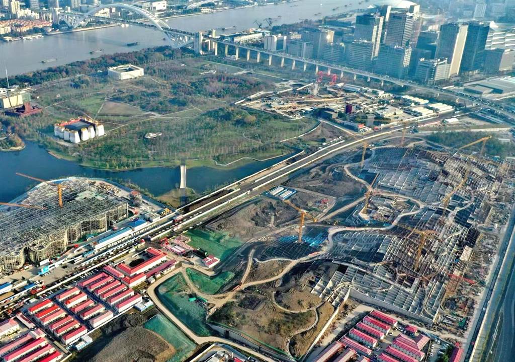 【热点新闻】上海世博文化公园“双子山”完成塑形