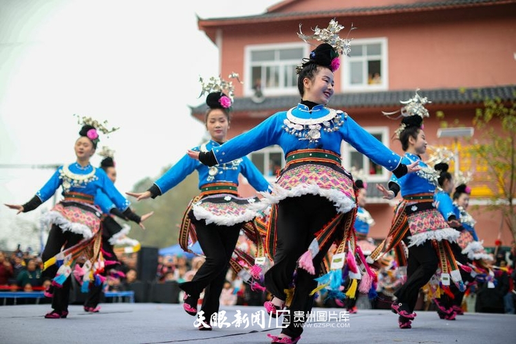 貴州丹寨：“祭尤節”裏歌舞多