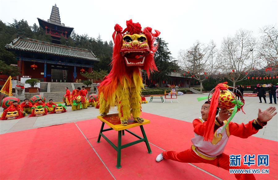 各地民俗迎元宵(组图)-国际在线