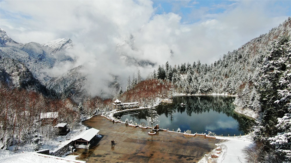 【輪播圖】隴南：湖綠村靜雲繞 雪後官鵝溝水墨畫一般_fororder_8