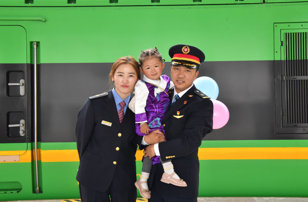 我在现场·我们都是追梦人｜追随着“天路”在故乡延伸的脚步