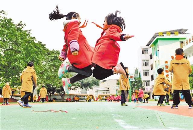 【科教 標題摘要】重慶要求各校確保學生每天一小時校園體育鍛鍊