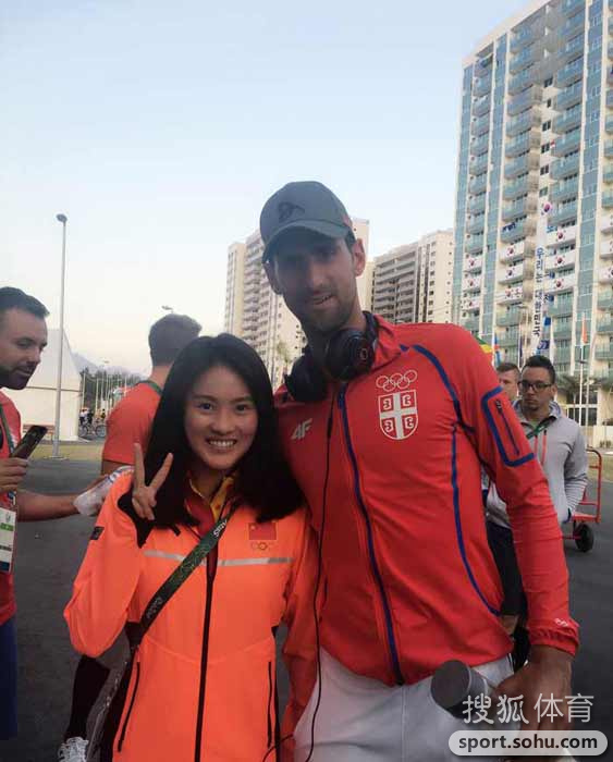 組圖:奧運冠軍陳若琳生活照 合影小德可愛比V 組圖:奧運冠軍陳若琳生活照 合影小德可愛比V