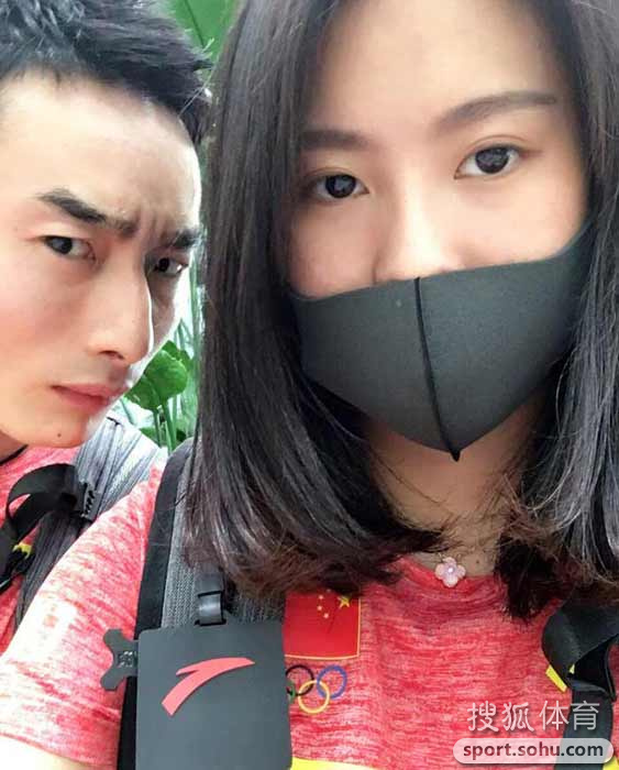 奥运冠军陈若琳生活照合影小德可爱比v组图