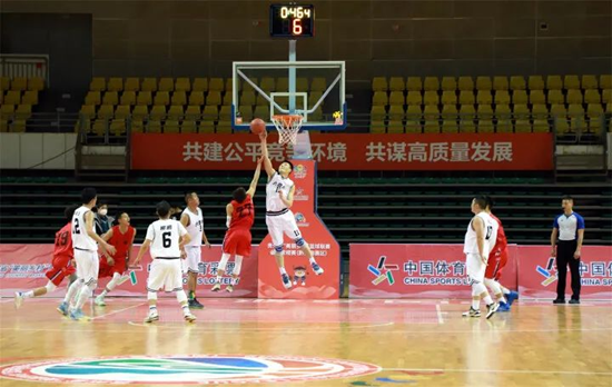 贵州省“美丽乡村”篮球联赛省级常规赛（六盘水赛区）开赛_fororder_比赛2