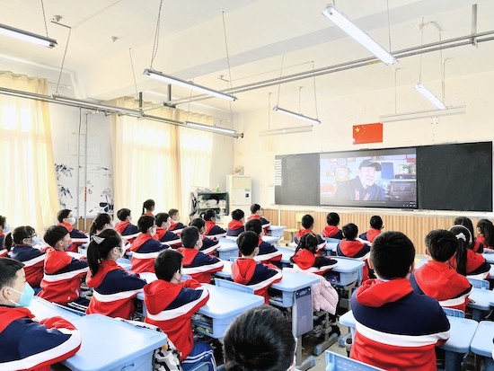 青岛城阳正阳路小学开展“聆听革命故事 弘扬红色精神”主题活动