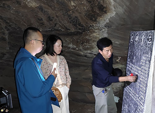 填补国内外研究空白 获省文物局科研成果头奖 《自贡天灯会民俗考》正式出版_fororder_3自贡灯会民俗史田野调查