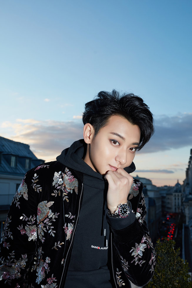 图片默认标题_fororder_黄子韬亮相巴黎时装周