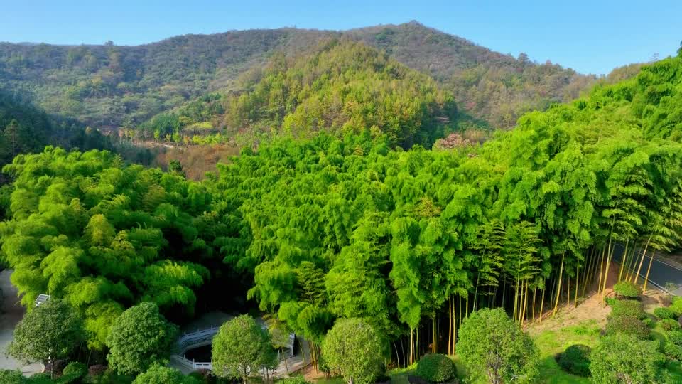 信阳浉河区初冬尖山美如画