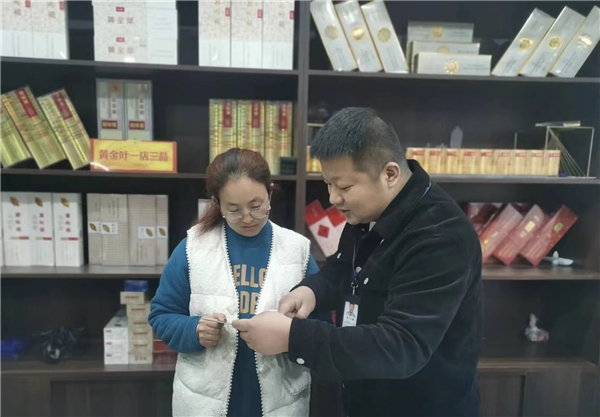 杨少龙：退伍不褪色 勇当排头兵