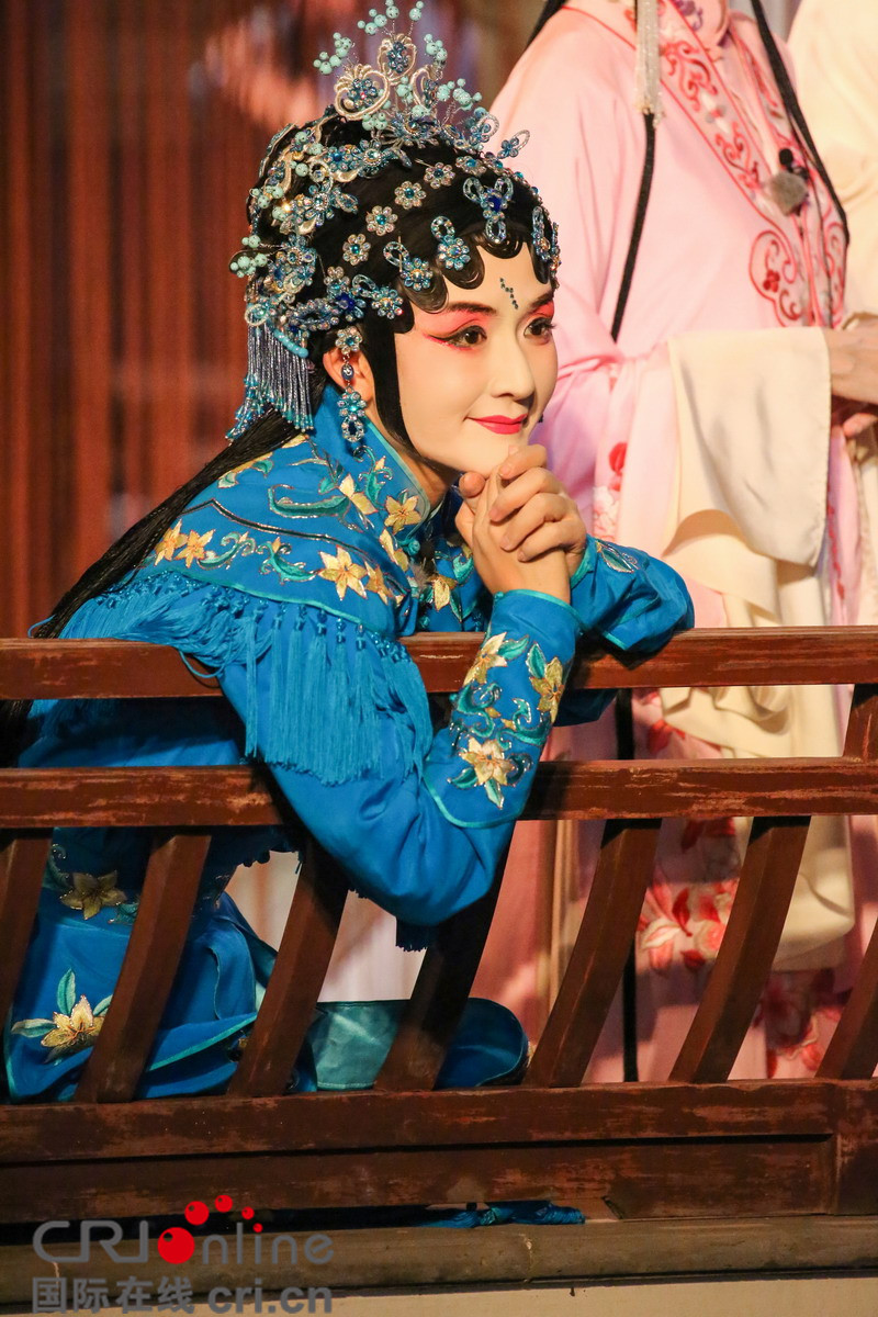 我们来了谢娜挑战昆曲完美演绎小青一角图