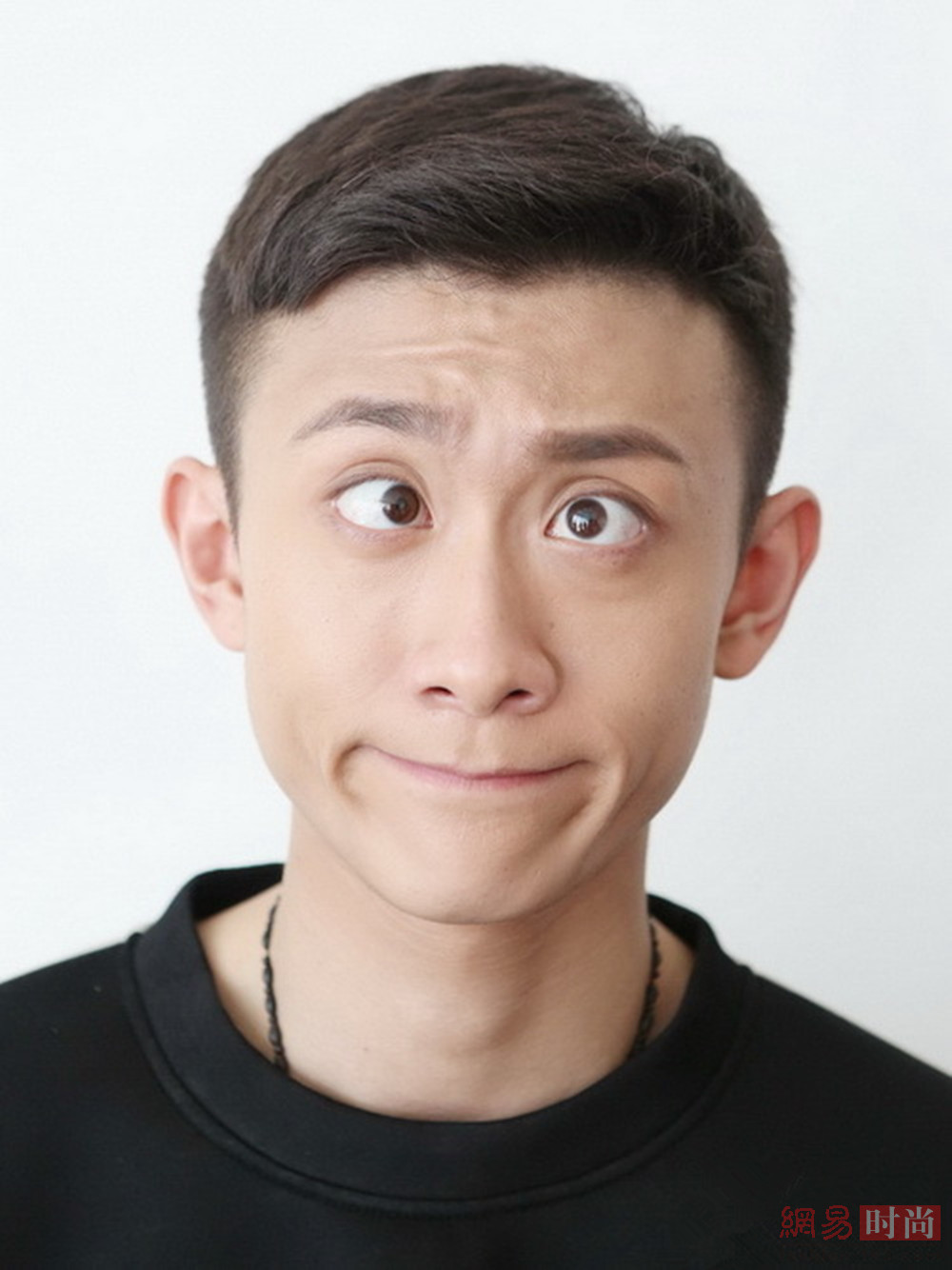 后来在《家有儿女》里饰演的刘星深入人心.