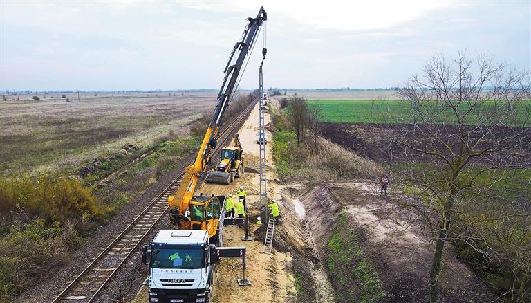 匈塞铁路匈牙利段建设顺利