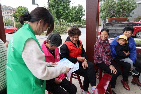 宣传督查齐上阵 加快垃圾分好类——华丰村加大力度宣传《浙江省生活垃圾分类管理条例》