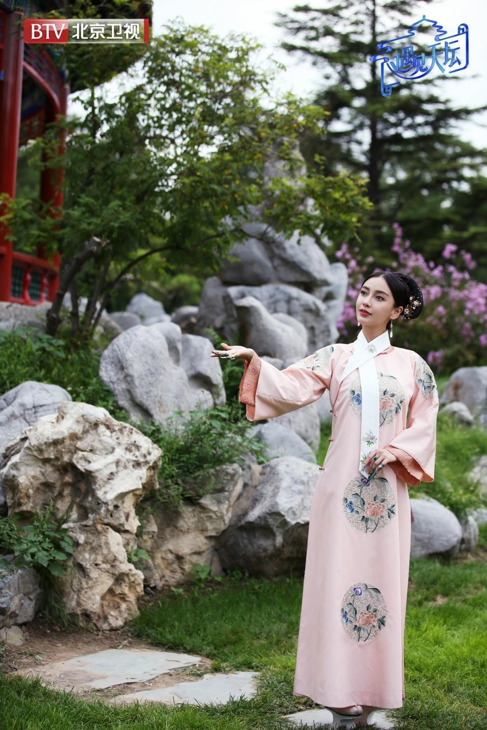 angelababy《遇见天坛》走进历史 清装造型首亮相