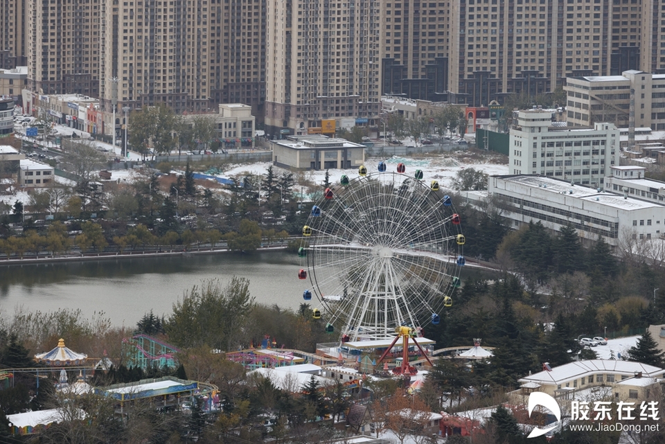 组图：烟台迎来今冬首场降雪