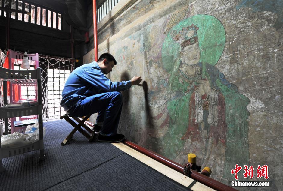 探访千年古寺明代壁画修复 感受中国顶级“匠人”技艺