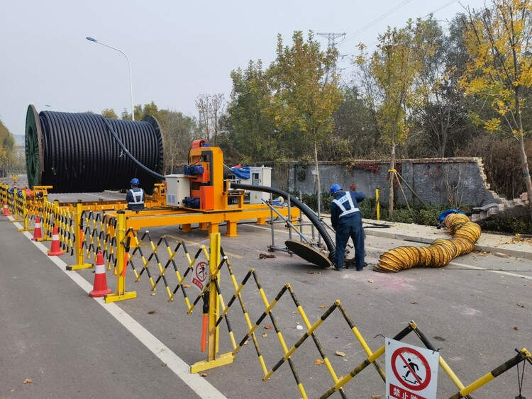 濟南交通部門組織完成省內首條“超段長”電纜敷設