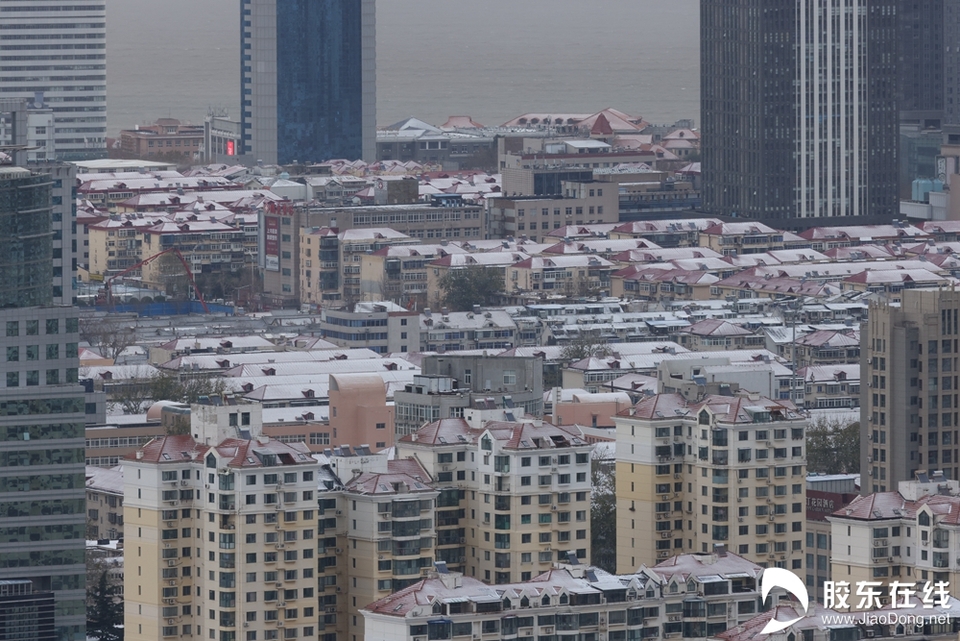 组图：烟台迎来今冬首场降雪